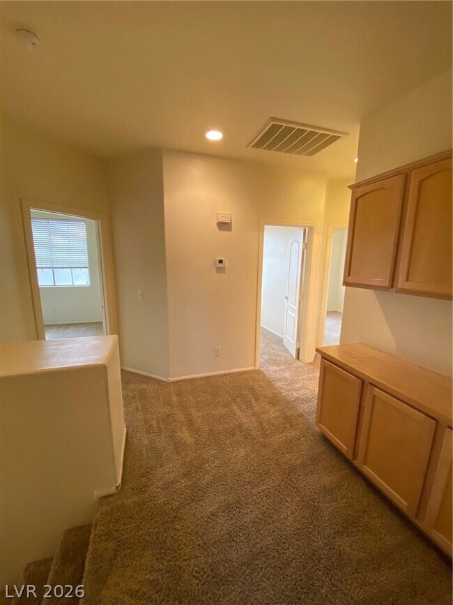 Building Photo - 7565 Splashing Rock Dr