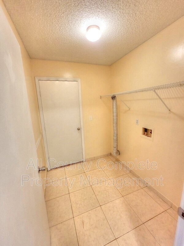 Building Photo - 433 Casheros Cove Dr