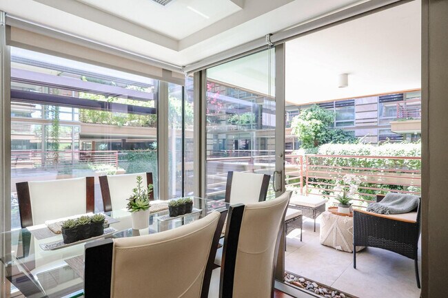 Building Photo - 7121 E Rancho Vista Dr