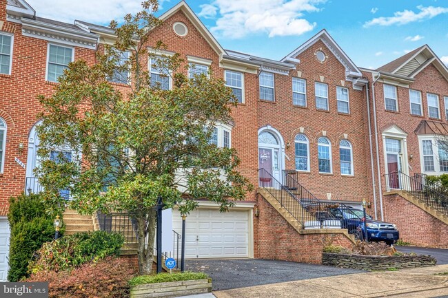 Building Photo - 5742 Governors Pond Cir