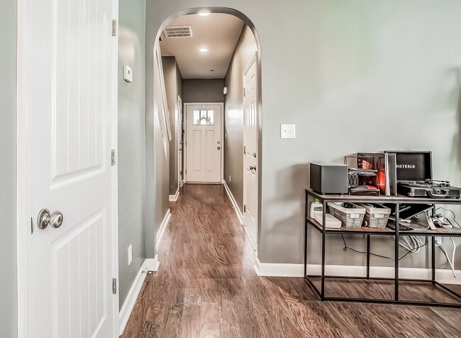 Building Photo - 3-Bedroom Townhome with Garage in Holly Ridge