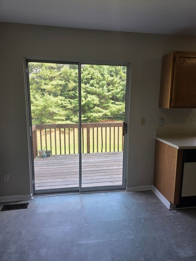 Building Photo - Blairville Court