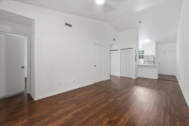 Building Photo - 6107 Garden Ct