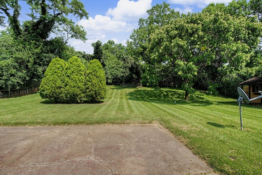 Building Photo - 4558 Cordell Dr