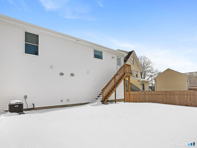 Building Photo - 1974 Kings Hwy