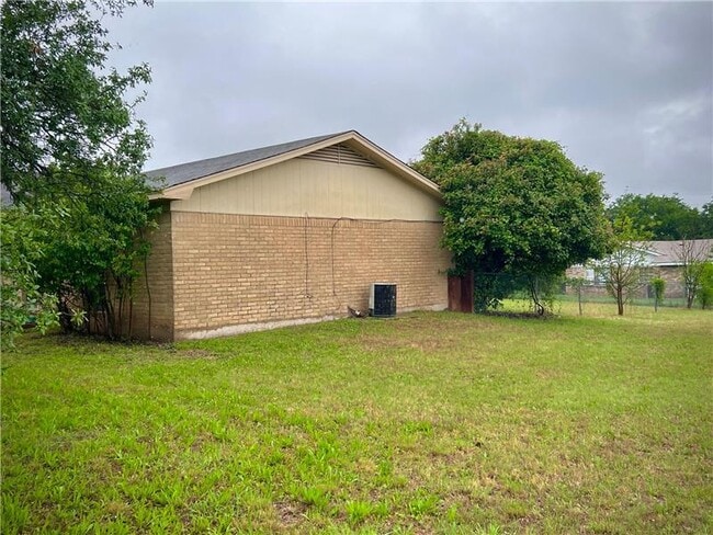 Building Photo - 132 Castleman