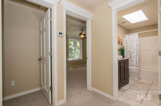 Building Photo - Gorgeous Updated Home in the Heart of Eagl...