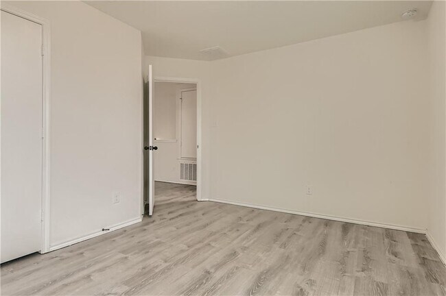 Building Photo - 13905 Vigilance St