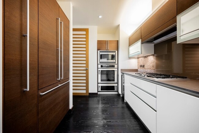 Building Photo - Waldorf Astoria Las Vegas- 1 bed .5 bath on the 39th floor!