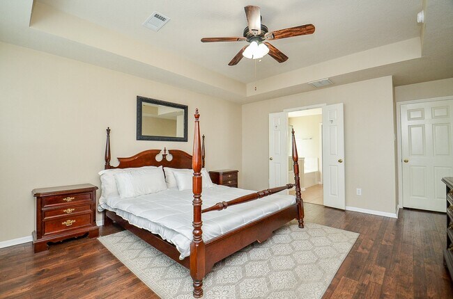 Building Photo - 3747 Heritage Colony Dr
