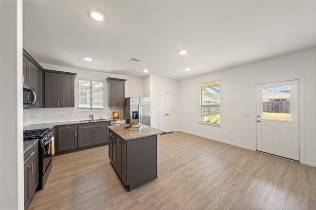 Building Photo - 14866 Ash Landing Dr