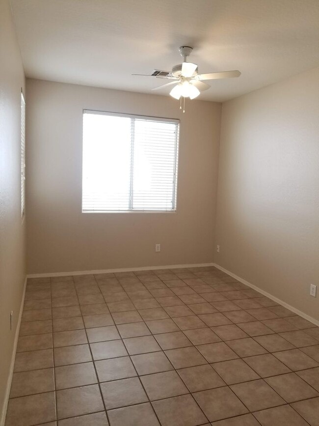 Building Photo - Spacious 3BD Home Near Downtown Phoenix & Major Freeways