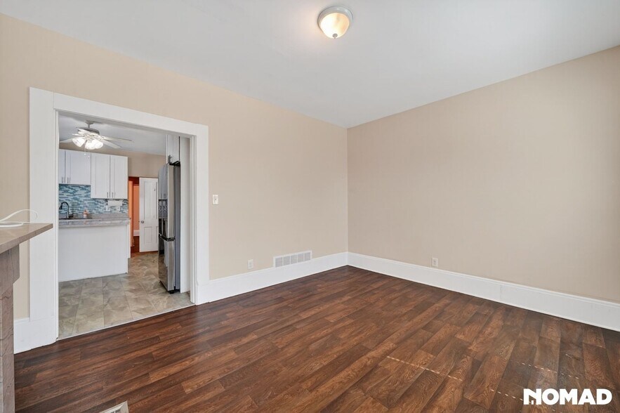 Building Photo - 1855 W 58th St