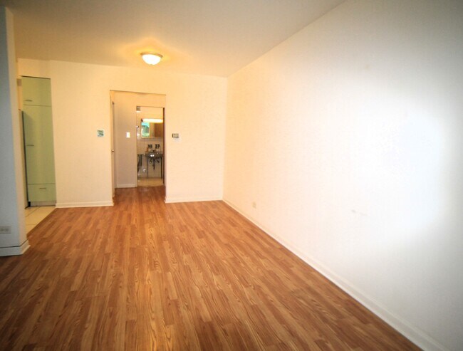 Building Photo - 220 N Kenilworth Ave