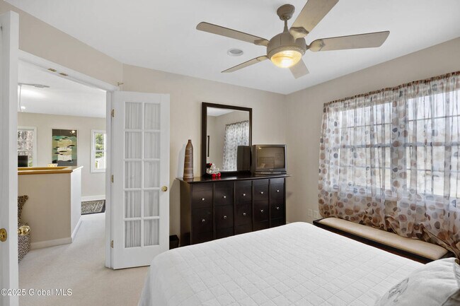 Building Photo - 91 Vista Dr