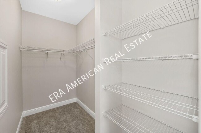 Building Photo - 721 Fairview Dr