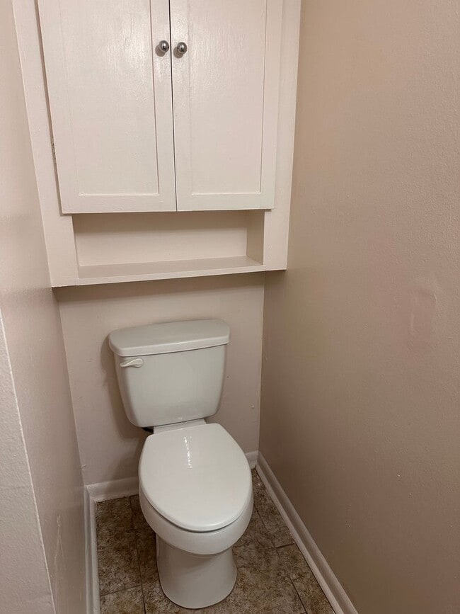 Building Photo - 3 Bedroom/ 1 1/2 Bath House - GREAT LOCATION