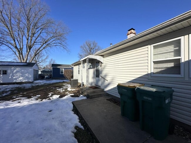 Building Photo - 1368 Spruce Ave