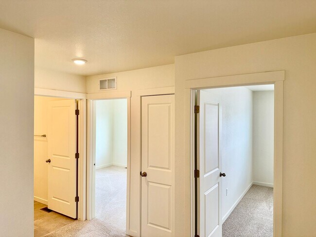 Building Photo - Beautiful 2 Year Old Home In Monument, wit...