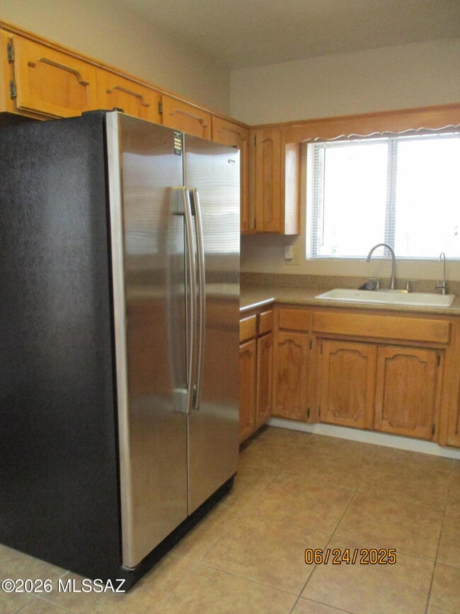 Building Photo - 8134 E Daniella Ln