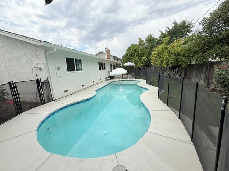 Building Photo - 1511 Dana Way