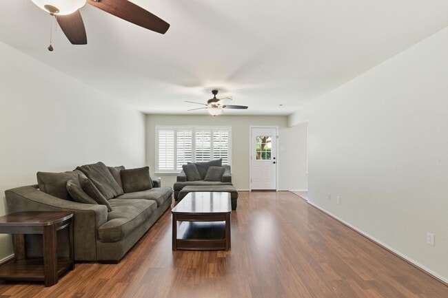 Building Photo - 30834 Melita Dr