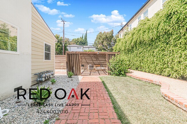 Building Photo - 360 S Linden Dr
