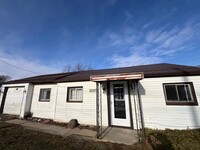 Building Photo - 2-Bedroom Ranch Home