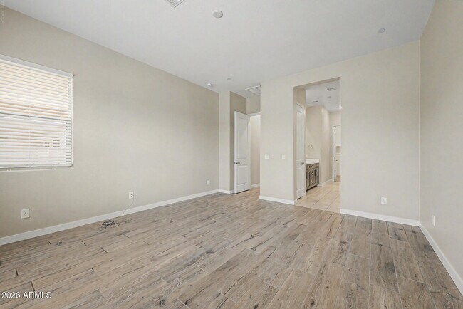 Building Photo - 1899 N 140th Dr
