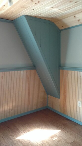 2nd Bedroom - 108 Porpoise Way