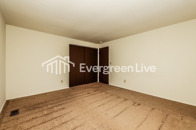 Building Photo - 4743 Taylorsville Rd