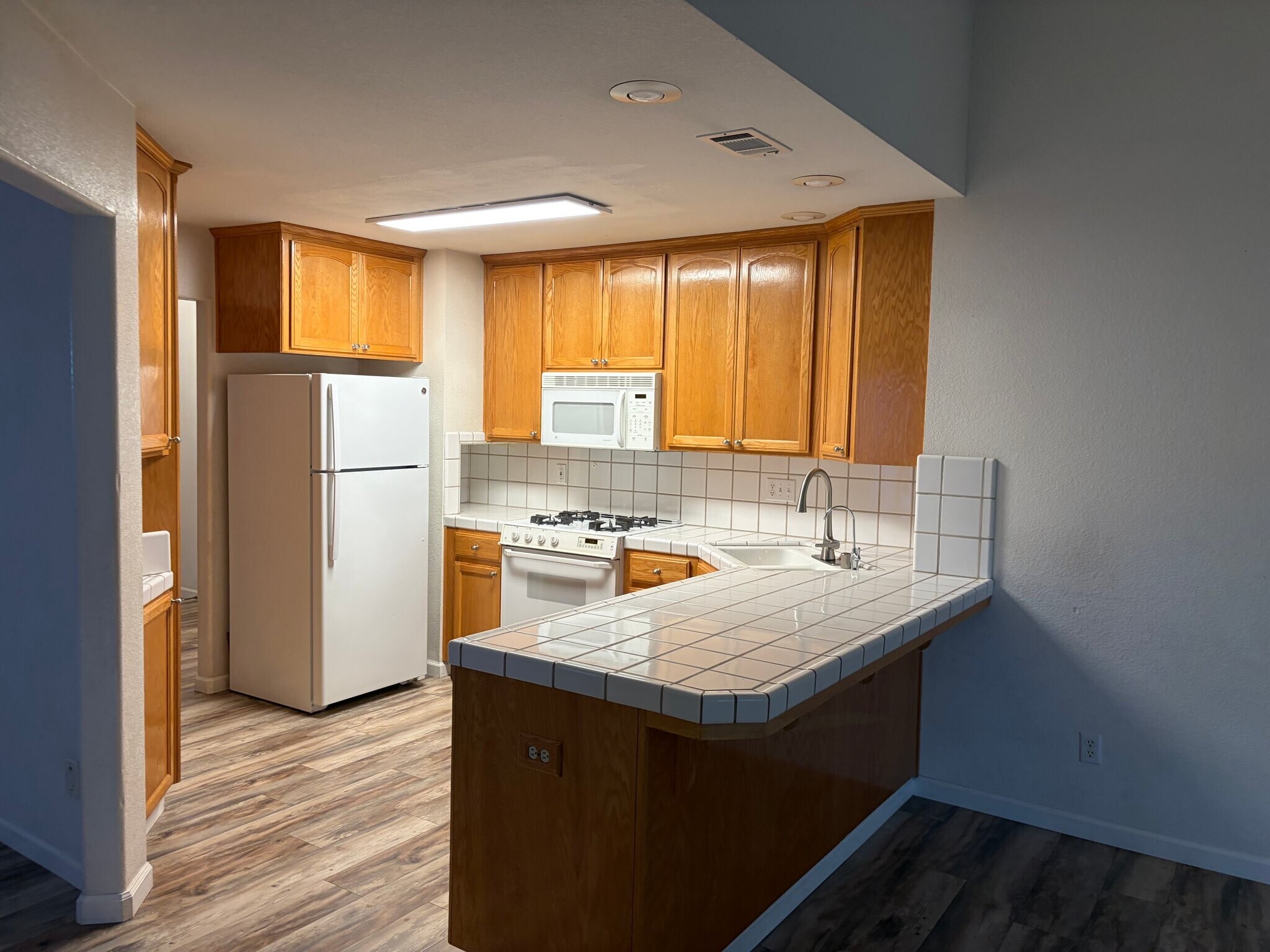 Building Photo - 1795 Brookside Dr