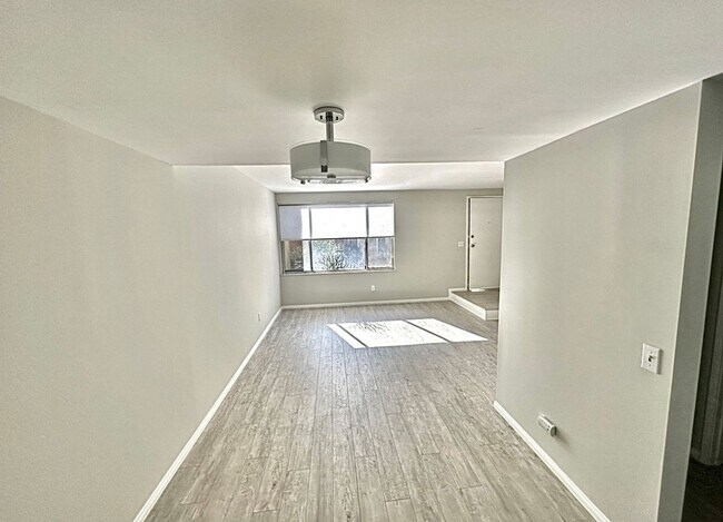 Building Photo - COMING SOON!! Charming 3 Bedroom Condo in Gated Palm Springs Community!