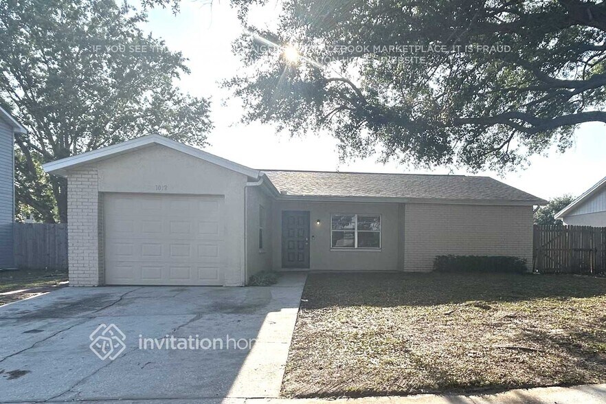Primary Photo - 1012 Axlewood Cir