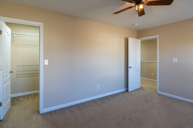 Building Photo - 700 Keyes Dr