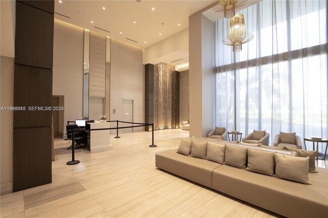 Building Photo - 1010 SW 2nd Ave