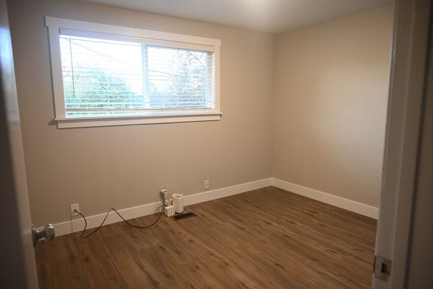 Building Photo - 3474 W San Carlos Dr