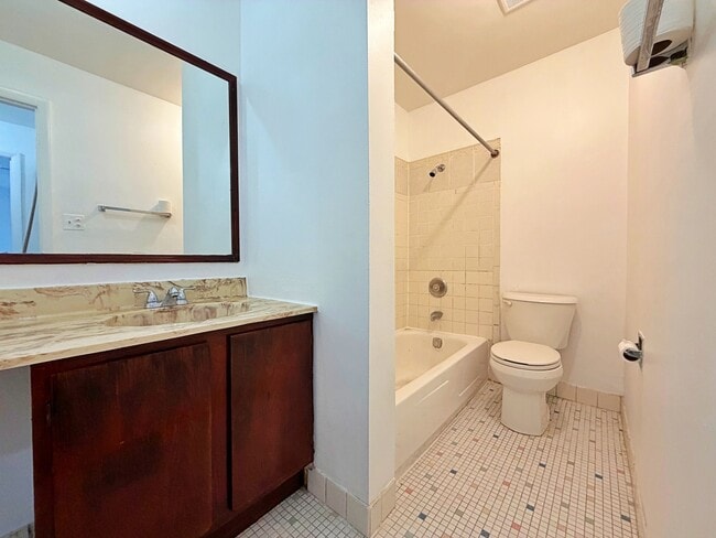 Building Photo - 841 Blossom Ln