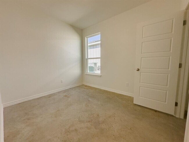 Building Photo - 8905 Ash Rd