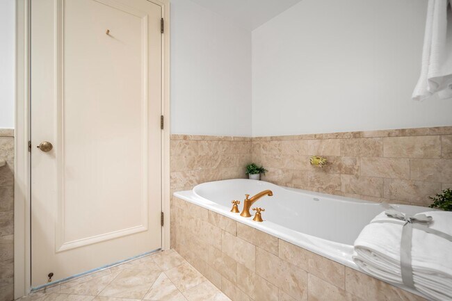 Building Photo - 1111 23rd St NW