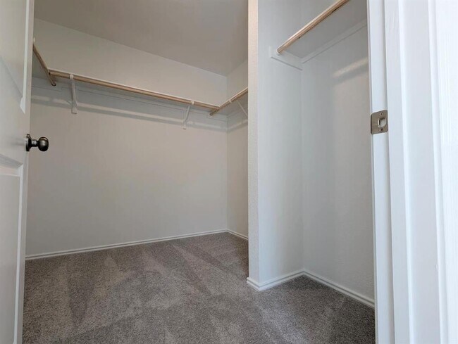 Building Photo - 107 Imola St