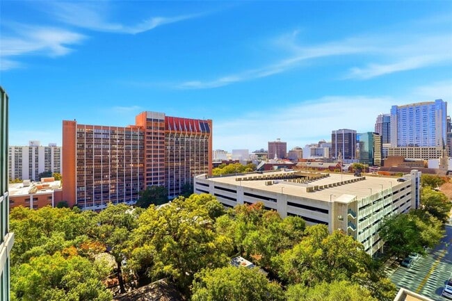 Building Photo - 322 E Central Blvd