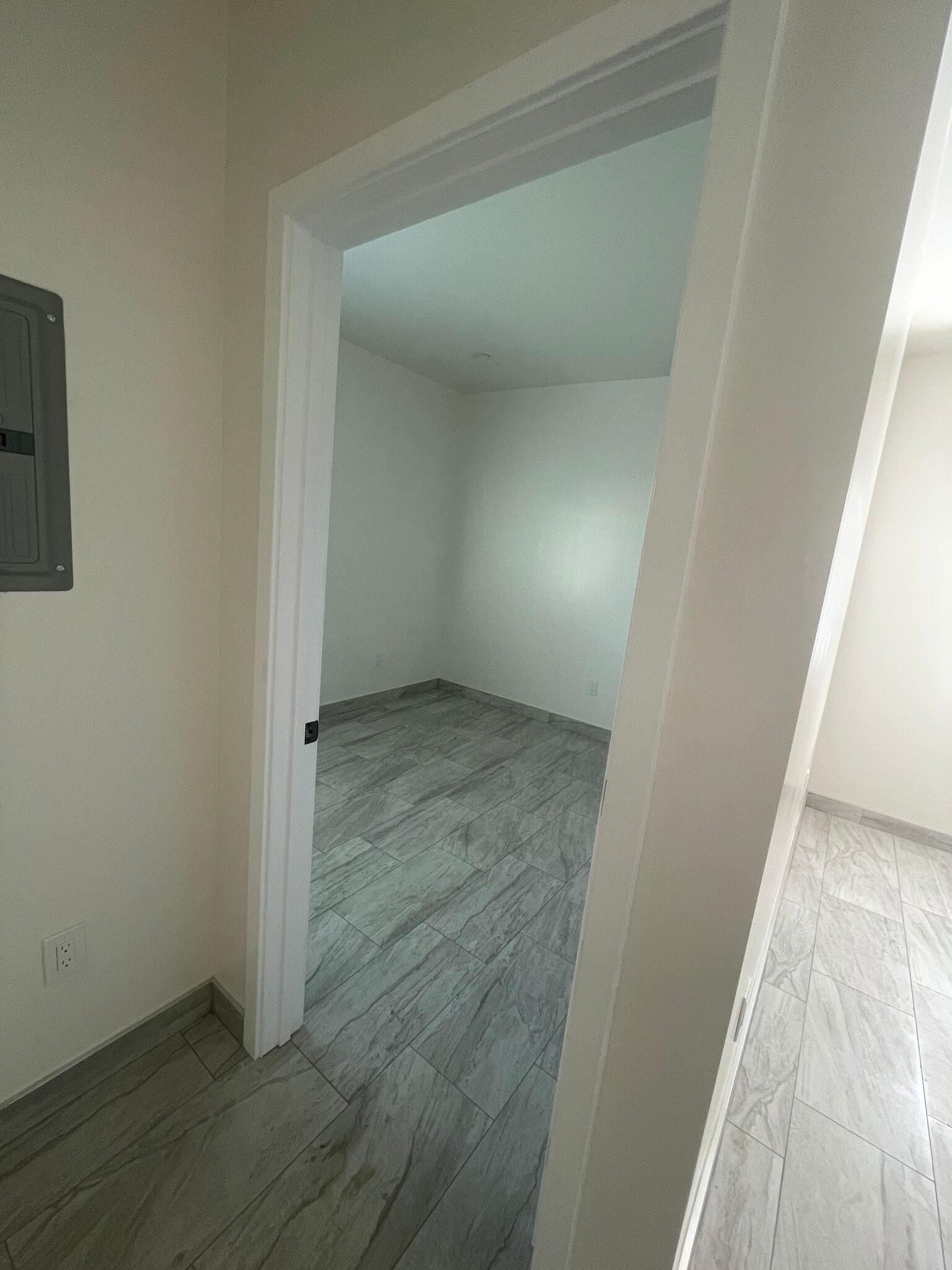 Building Photo - 600 W Palmer St