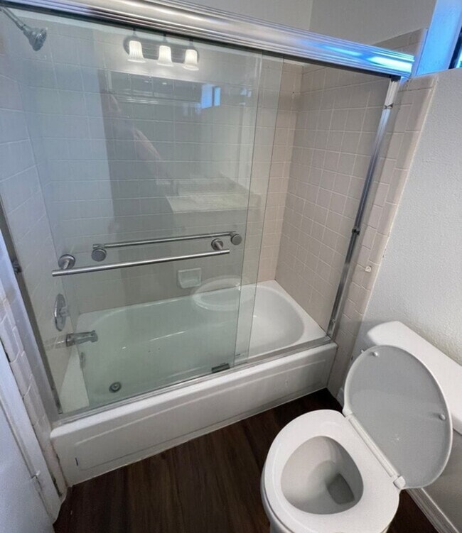 Building Photo - 1627 W 13th St