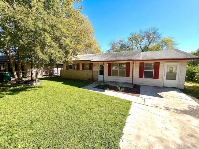 Building Photo - 206 Northview Dr