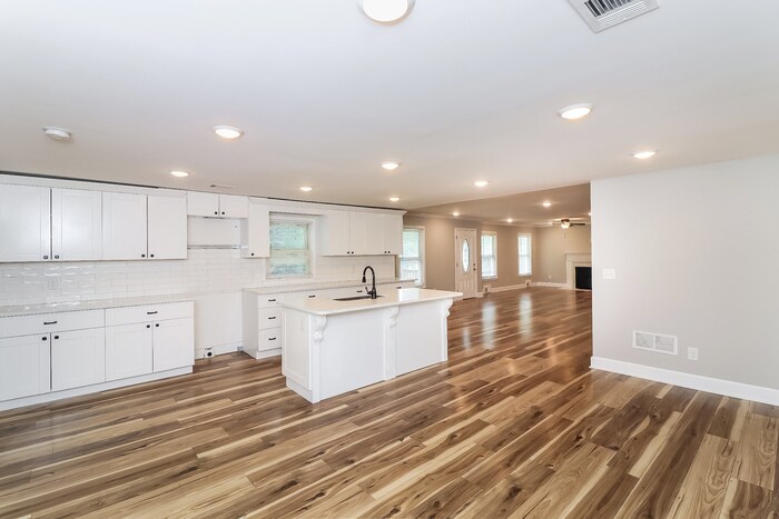 Building Photo - 442 Lynhurst Dr SW