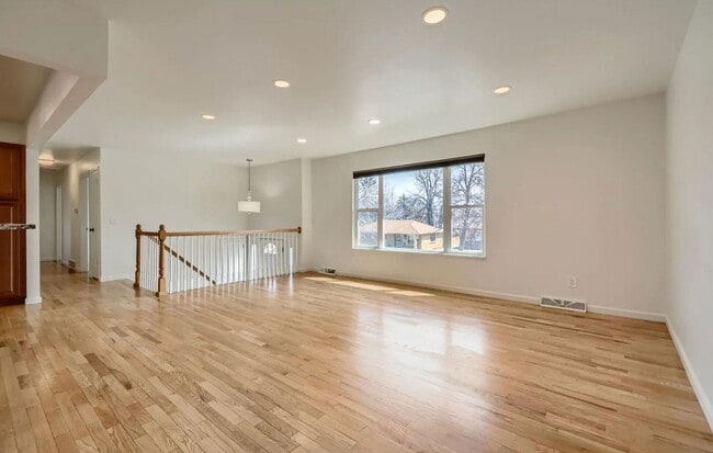 Building Photo - 375 S Krameria St