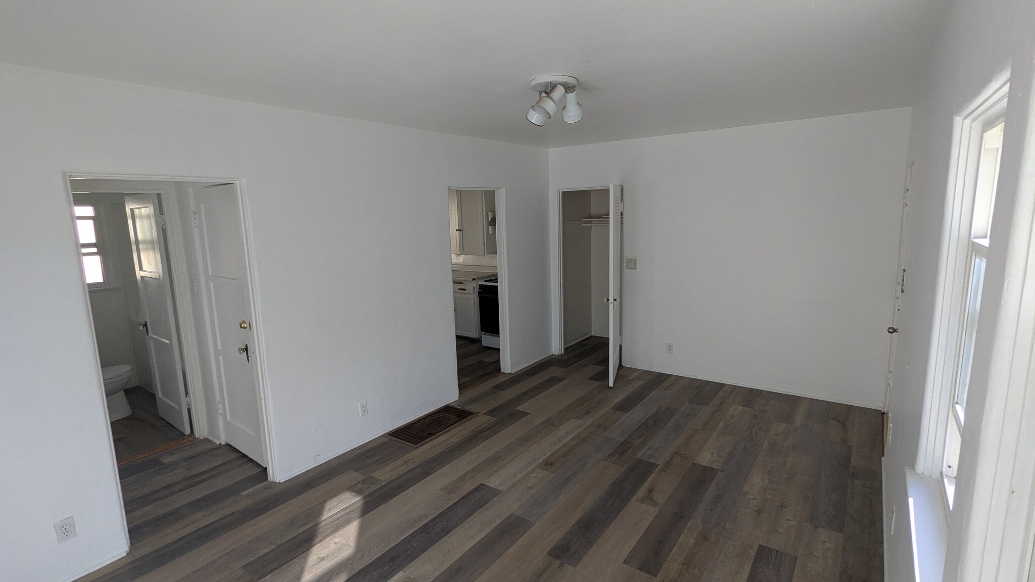 Building Photo - 10204 Fairgrove Ave