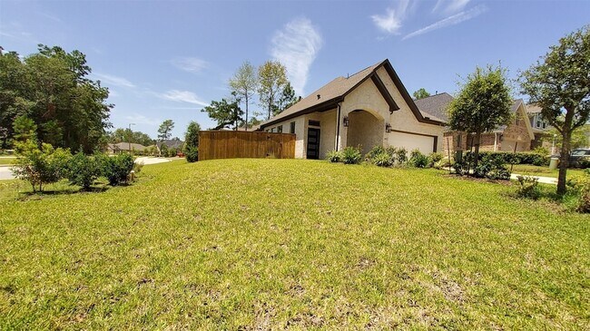 Building Photo - 305 Rise Ln