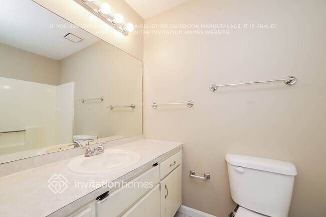 Building Photo - 104 Village Ct
